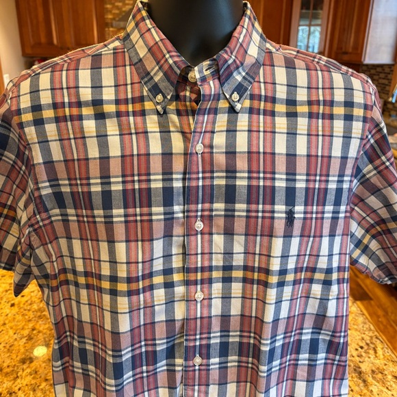 Ralph Lauren men’s short sleeve shirt.‎ Sharp blue/red plaid with logo. - Picture 3 of 8